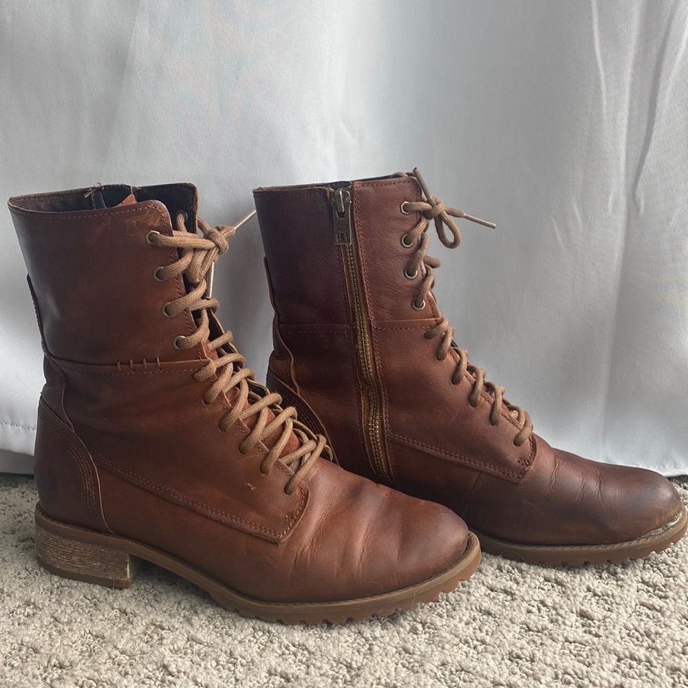 Timberland Leather Banfield Mid Lace Boot size 6.5